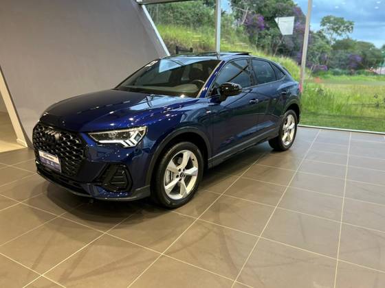 AUDI Q3 2.0 40 TFSI GASOLINA SPORTBACK PERFORMANCE BLACK QUATTRO TIPTRONIC